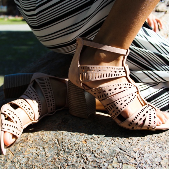 🚨LAST PAIR!!//The Jade// Mauve cutout heel - Picture 5 of 8